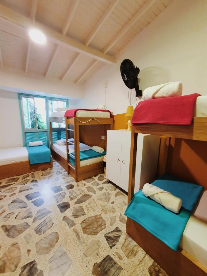 La Playa Hostel & Rooftop Меделин Екстериор снимка