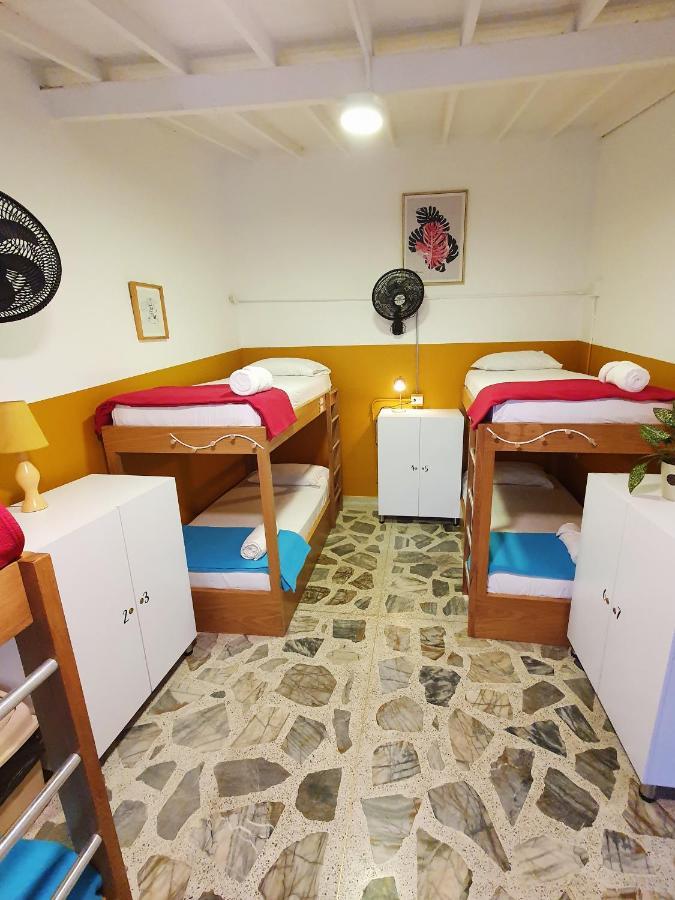 La Playa Hostel & Rooftop Меделин Екстериор снимка