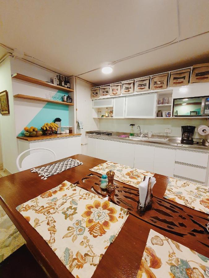 La Playa Hostel & Rooftop Меделин Екстериор снимка