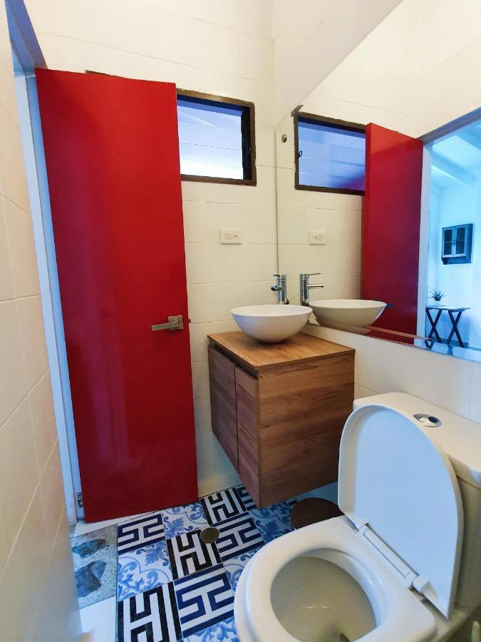 La Playa Hostel & Rooftop Меделин Екстериор снимка