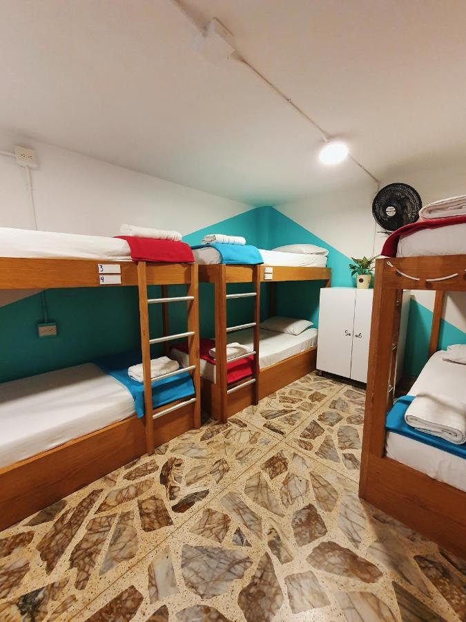 La Playa Hostel & Rooftop Меделин Екстериор снимка